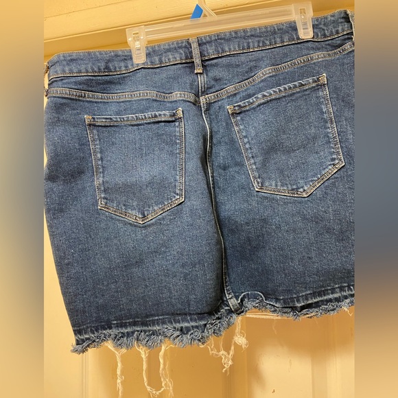 Women’s Plus size skirt - Picture 3 of 3